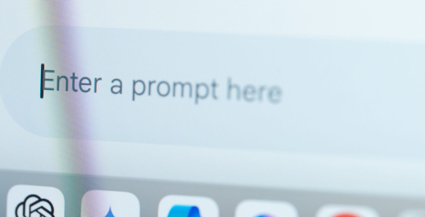 Enter new prompt in google Gemini on screen close up view